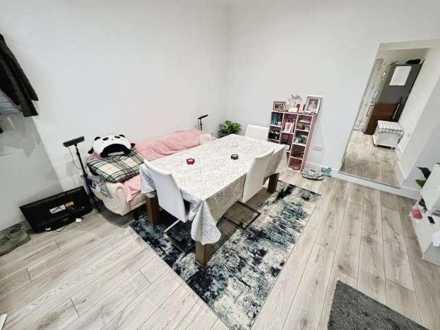 House for rent in Pontypridd, Wales