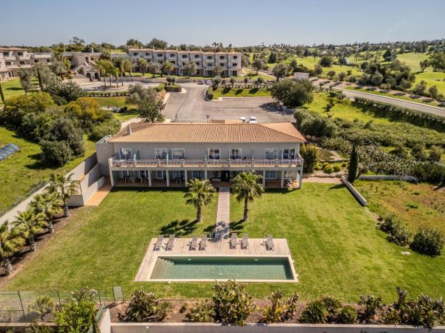 Apartamento venda em Estômbar, Faro