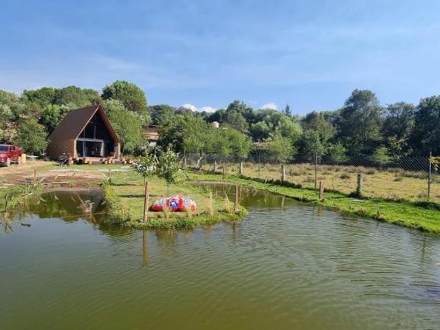 GRAN CABAÑA EN VENTA, CON LAGO PROPIO.
