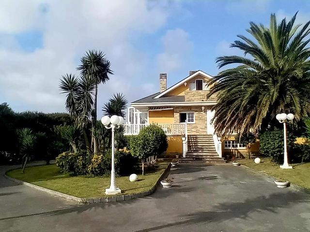 Casa en venta en El Franco, Asturias