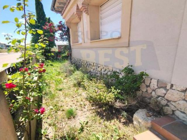 Casa en venta en Sanchonuño