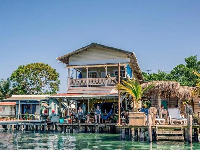 Gran inversión de 2 pisos frente al mar BnB en Saigón, Isla Colón