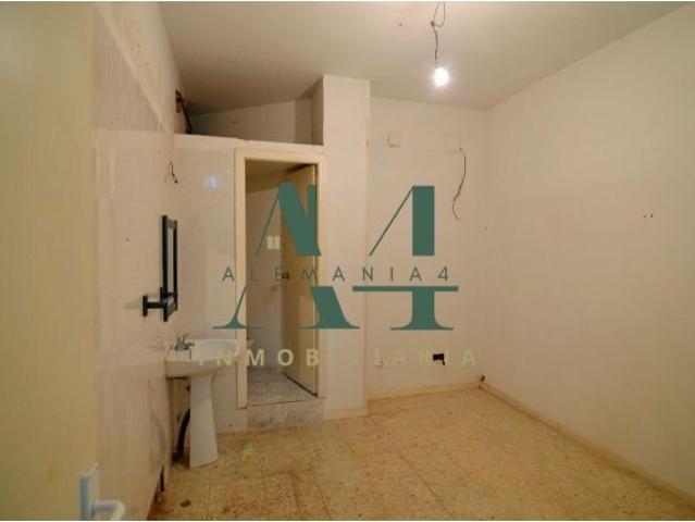 Local Comercial en venta en Los Fratres, Cáceres