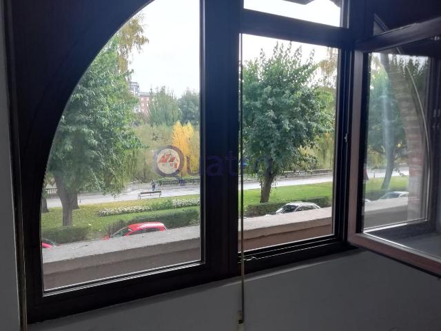 Oficina en alquiler en León, Crucero