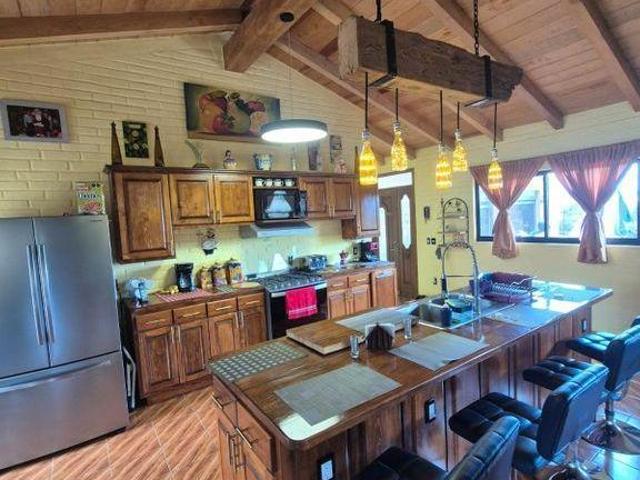 Gran Oportunidad de adquirir una Casa en Tapalpa con amplios espacios