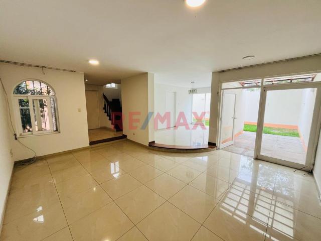 Casa venta en Las Casuarinas, Santiago de Surco