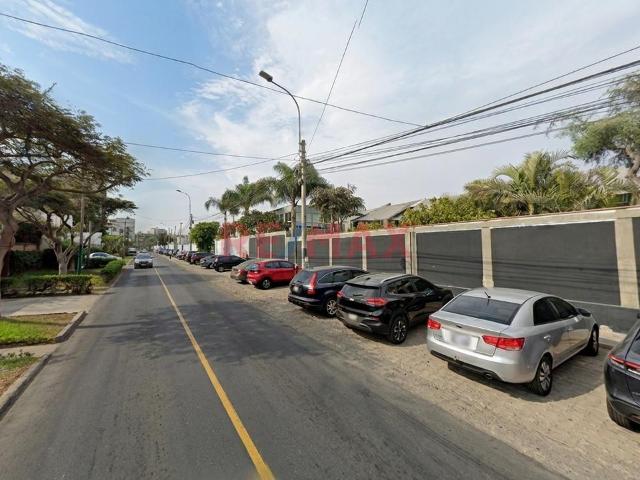 Terreno alquiler en Santiago De Surco, Lima Metropolitana