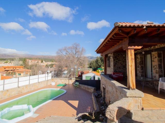 Casa en venta en Navaluenga, Castilla y León