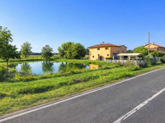 Locale Commerciale in affitto a Unione Terre di Pianura, Granarolo Dell'emilia