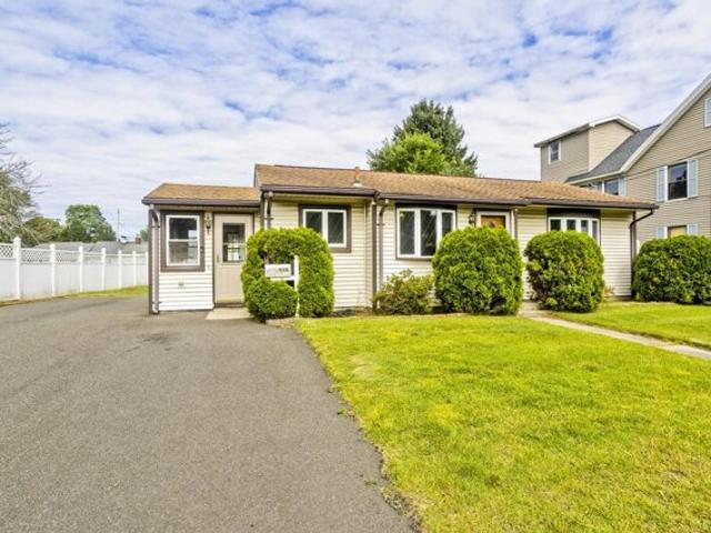 House for sale in Aldenville, Chicopee