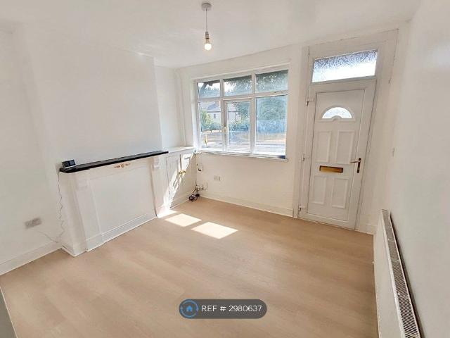 House for rent in Caldermill, East Midlands