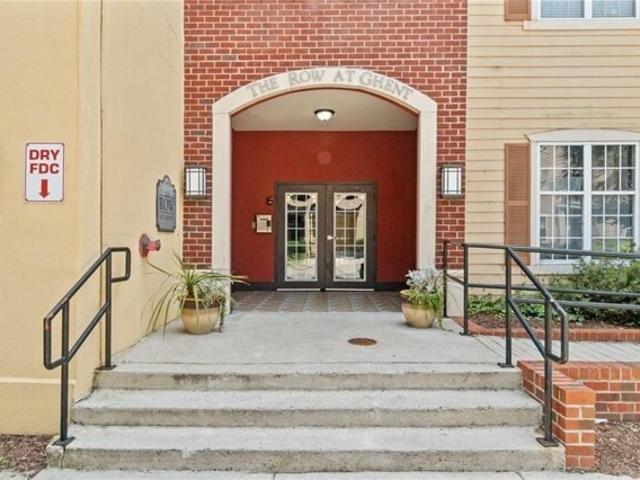 Condo for sale in Norfolk