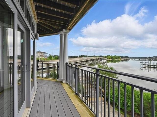 Condo for sale in Norfolk