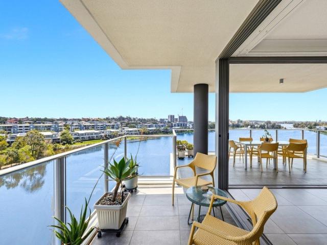 Apartment for sale in Varsity Lakes, Gold Coast City