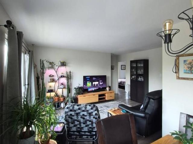 Apartment for rent in Laval-des-rapides, Quebec