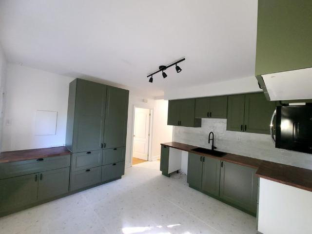 Apartment for rent in Côte-des-Neiges–Notre-Dame-de-Grâce, Montréal