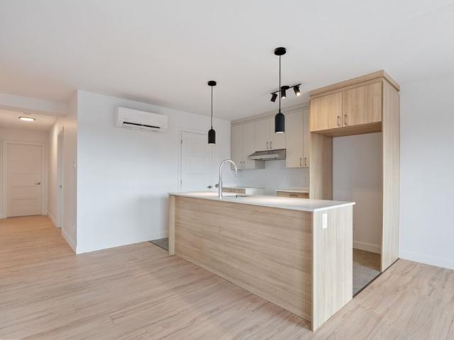 Apartment for rent in Saint-anselme, Quebec