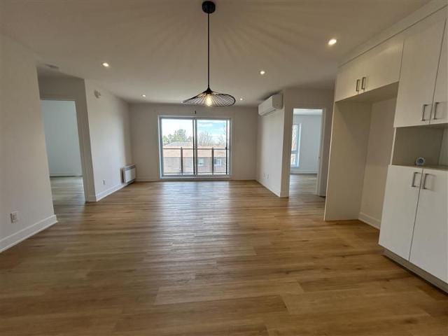 Apartment for rent in Saint-charles-borromée, Quebec