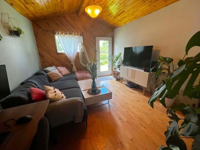 Apartment for rent in Laval-des-rapides, Quebec