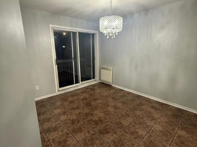 Apartment for rent in B, Brossard