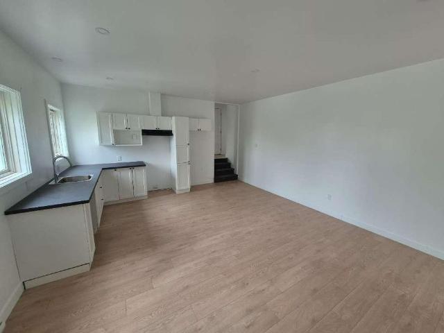 Apartment for rent in Saint-marc-des-carrieres, Quebec