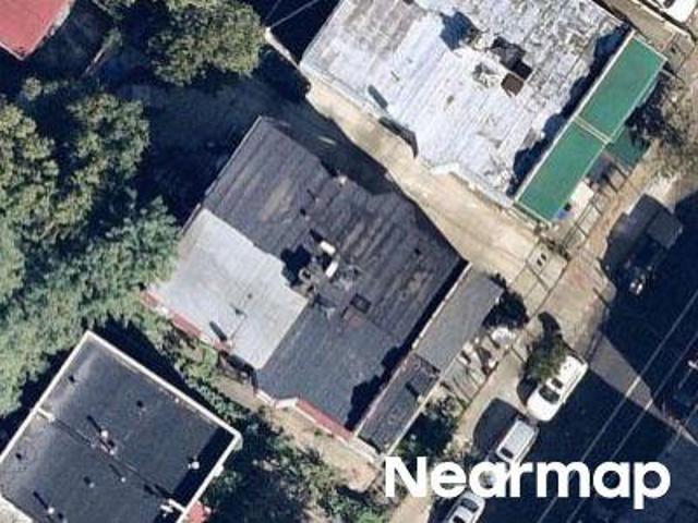 House for sale in The Bronx, Arverne