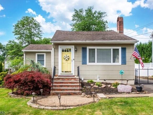 House for sale in Cedar Knolls, New Jersey