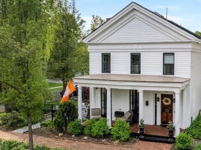 House for sale in Saratoga Springs