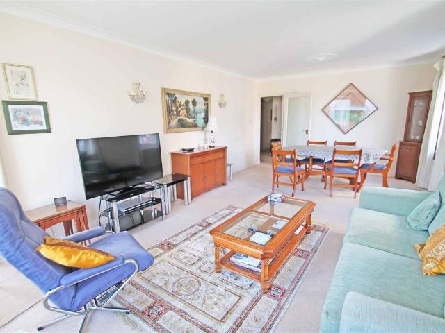 Apartment for rent in Aldrington