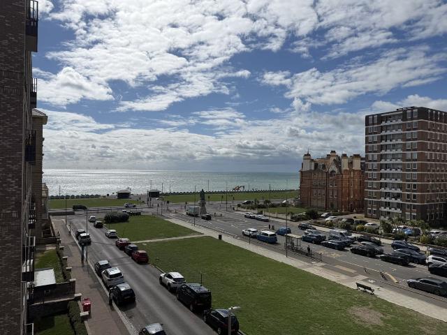 Apartment for rent in Aldrington