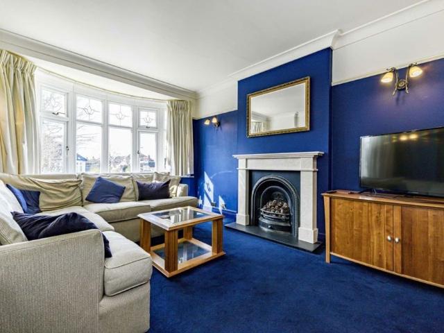 House for rent in Berrylands, Greater London