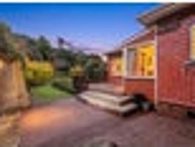 House for sale in Otakou