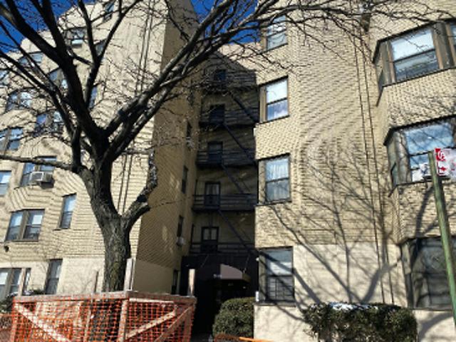 Condo for sale in The Bronx, Arverne