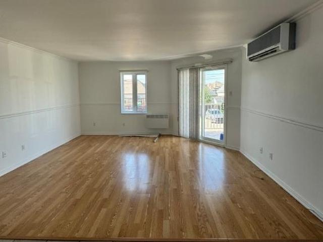 Apartment for rent in Les Moulins, Quebec