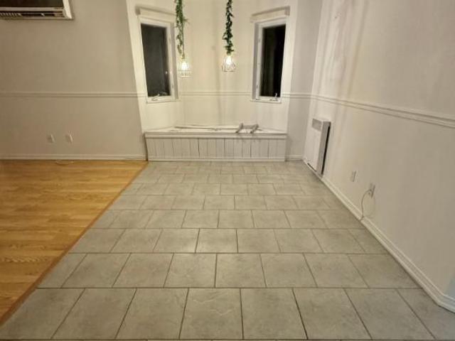 Apartment for rent in Les Moulins, Quebec