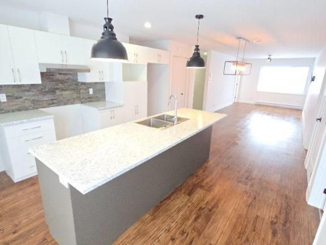 Apartment for rent in Les Jardins-de-napierville, Quebec