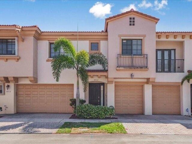House for sale in Coconut Creek