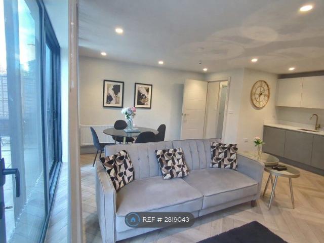 House for rent in London Borough of Merton, Greater London