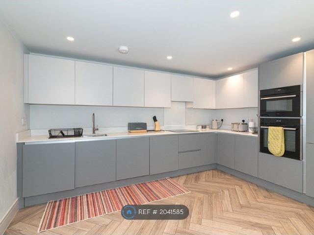 House for rent in London Borough of Merton, Greater London