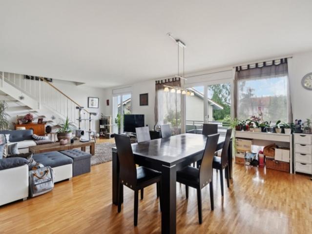 Maisonette kaufen in Eysins, Waadt