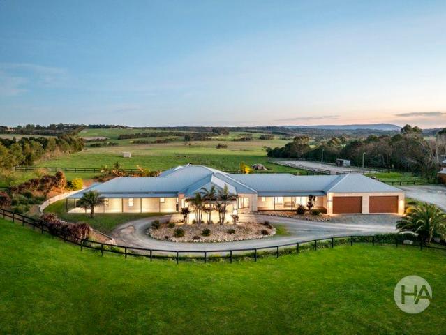 Cottage for sale in Camerons Creek, Victoria