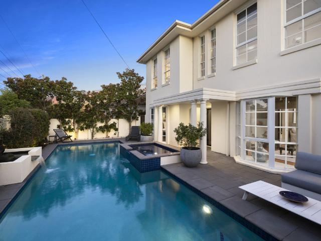 House for sale in Bentleigh