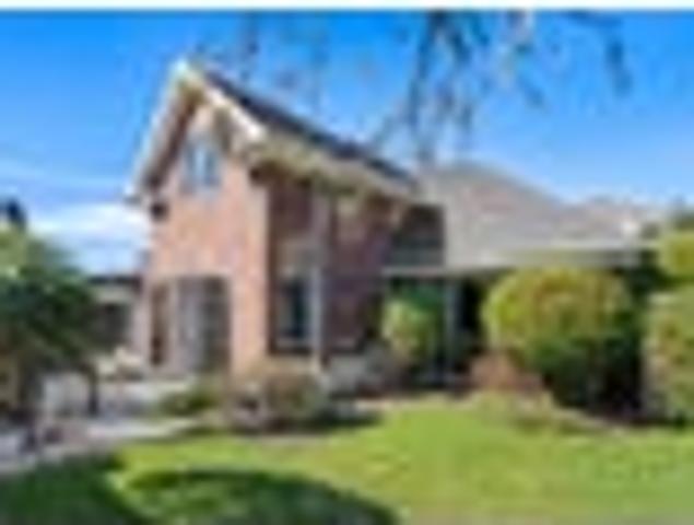 House for sale in Chaslands, Canterbury
