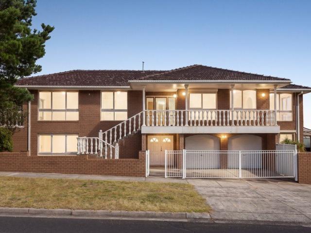 House for sale in Clarinda, Melbourne