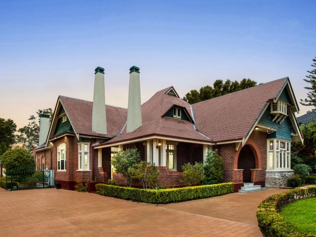 House for sale in Burwood