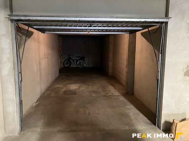 Garage location à Charvaz, Sales