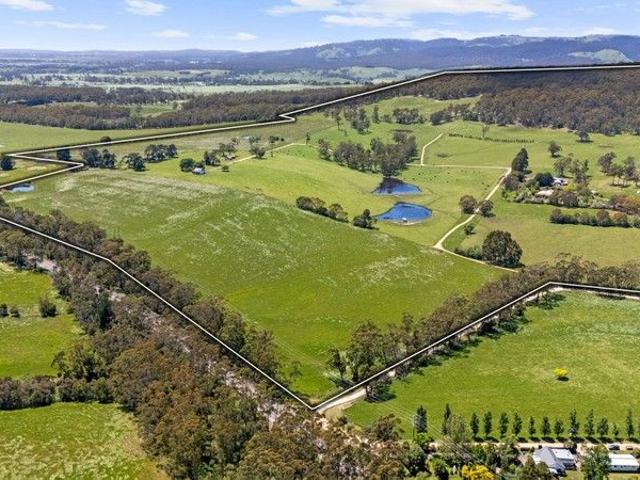 Cottage for sale in Yinnar, Victoria