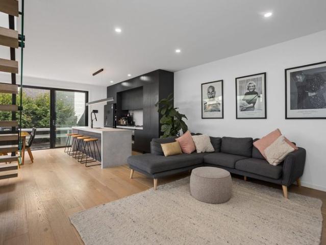 Townhouse for rent in Altona, Melbourne