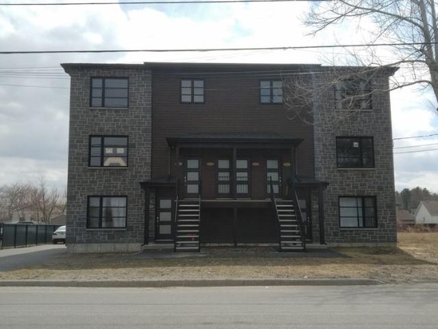 Apartment for rent in Saint-lin, Quebec