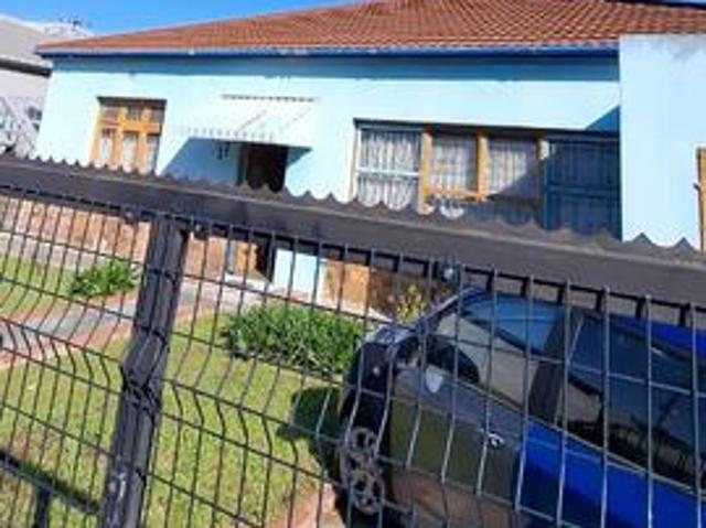 House for sale in Parow